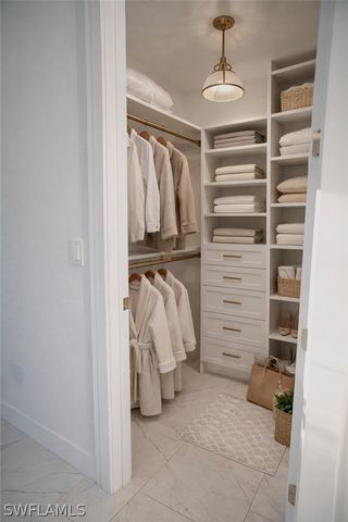 593 39th AVE NW, Naples, FL 34120