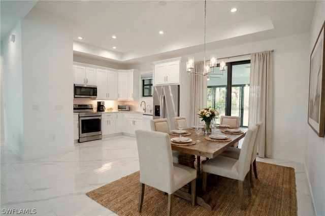 593 39th AVE NW, Naples, FL 34120