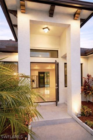 593 39th AVE NW, Naples, FL 34120