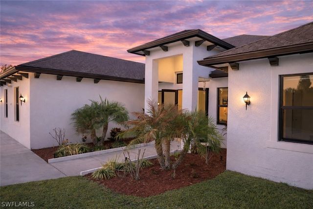 593 39th AVE NW, Naples, FL 34120