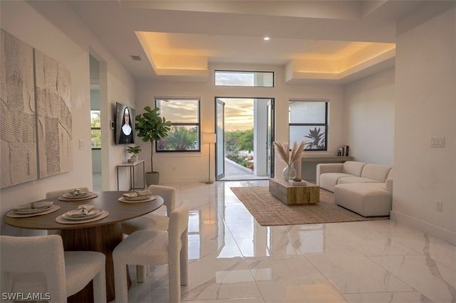 593 39th AVE NW, Naples, FL 34120