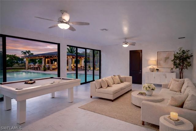 593 39th AVE NW, Naples, FL 34120