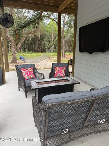 6157 S Railroad Avenue, Bay Saint Louis, MS 39520