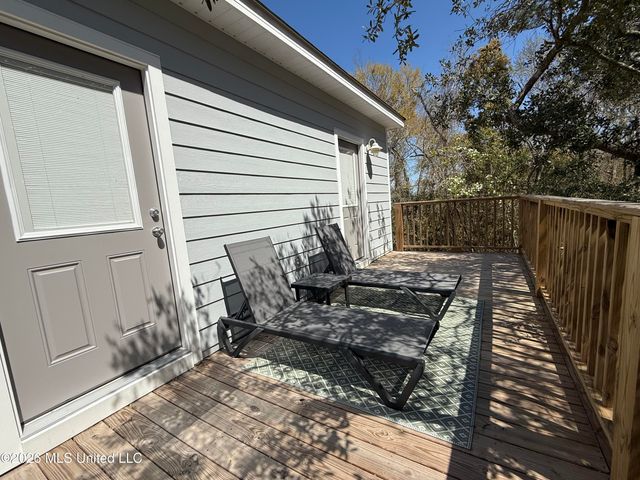 6157 S Railroad Avenue, Bay Saint Louis, MS 39520