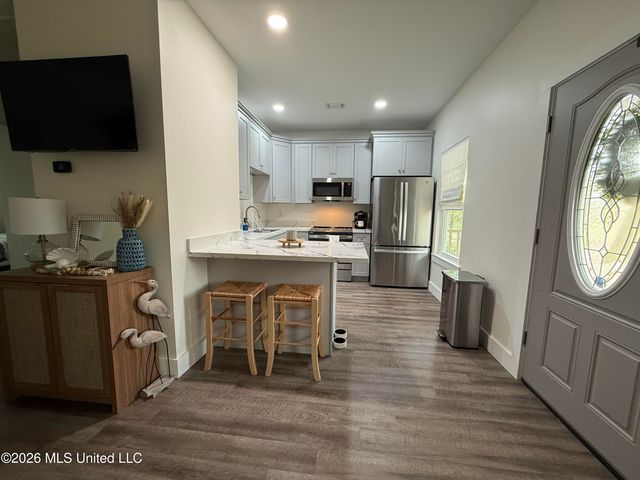 6157 S Railroad Avenue, Bay Saint Louis, MS 39520