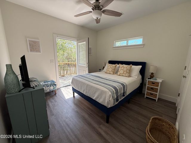 6157 S Railroad Avenue, Bay Saint Louis, MS 39520