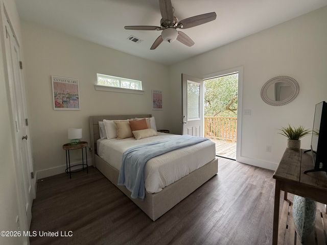 6157 S Railroad Avenue, Bay Saint Louis, MS 39520