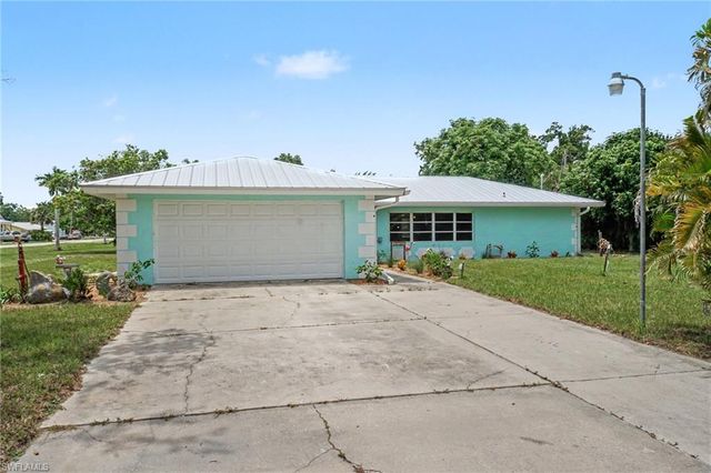 5791 Porpoise RD, Bokeelia, FL 33922