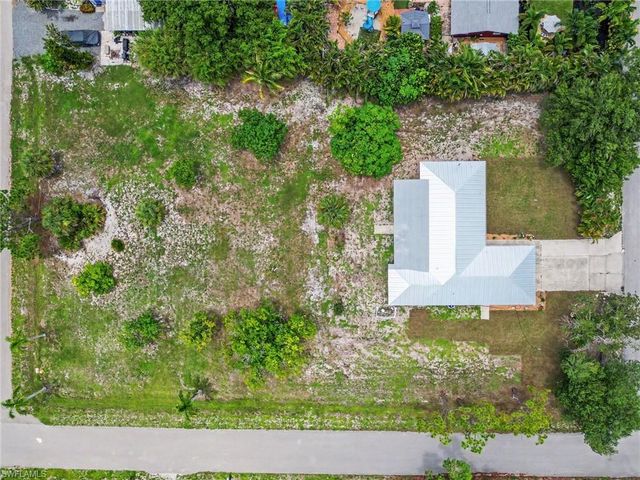 5791 Porpoise RD, Bokeelia, FL 33922