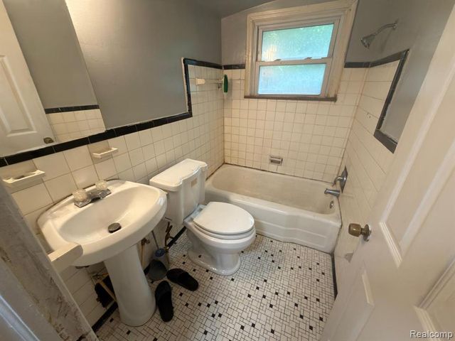 8837 Evergreen Avenue, Detroit, MI 48228