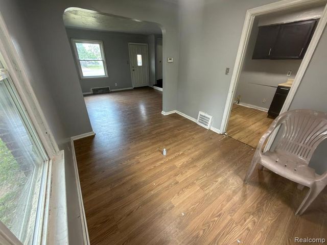 8837 Evergreen Avenue, Detroit, MI 48228