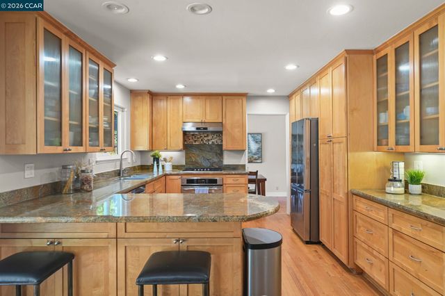 203 Virginia Cir, Martinez, CA 94553