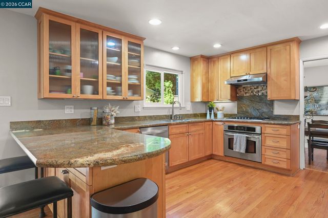 203 Virginia Cir, Martinez, CA 94553