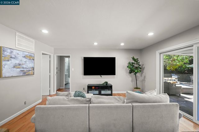203 Virginia Cir, Martinez, CA 94553