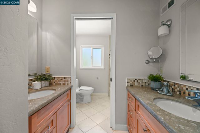203 Virginia Cir, Martinez, CA 94553
