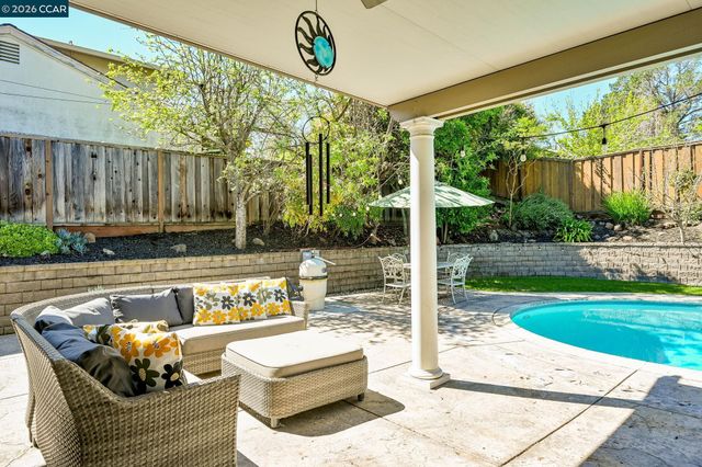 203 Virginia Cir, Martinez, CA 94553