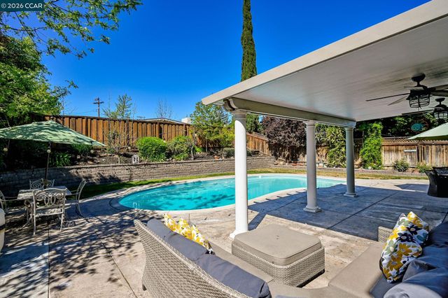 203 Virginia Cir, Martinez, CA 94553