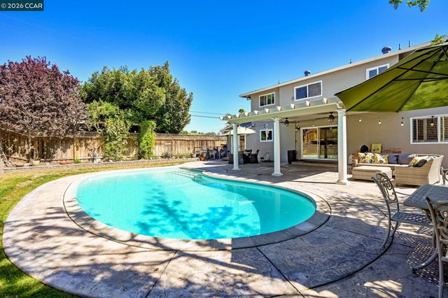 203 Virginia Cir, Martinez, CA 94553