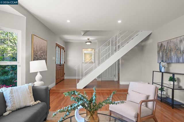 203 Virginia Cir, Martinez, CA 94553