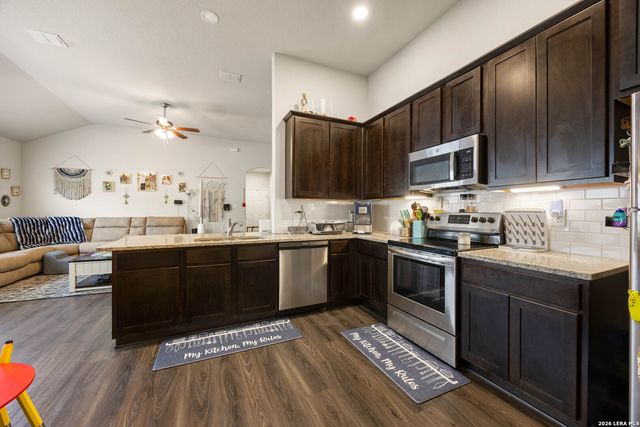 9216 CANYON BND, Converse, TX 78109