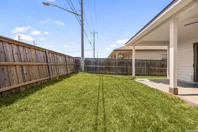 9216 CANYON BND, Converse, TX 78109