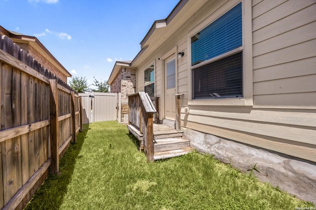 9216 CANYON BND, Converse, TX 78109