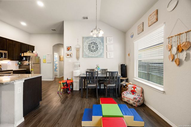 9216 CANYON BND, Converse, TX 78109