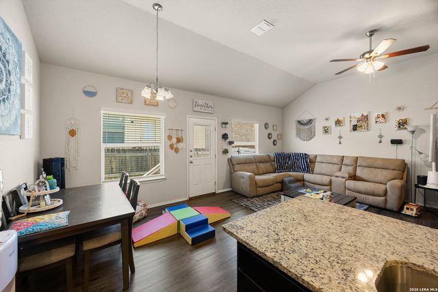 9216 CANYON BND, Converse, TX 78109