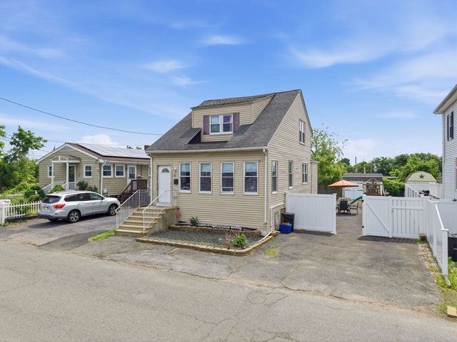 28 Houston Ave, Saugus, MA 01906
