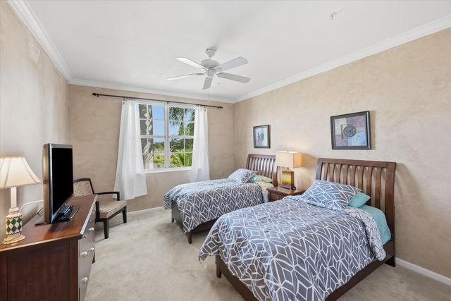 11750 SAINT ANDREWS Place 303, Wellington, FL 33414