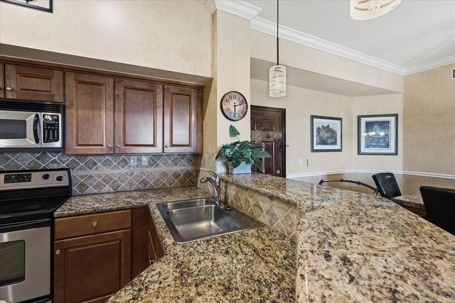 11750 SAINT ANDREWS Place 303, Wellington, FL 33414