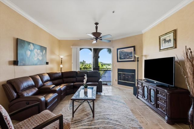 11750 SAINT ANDREWS Place 303, Wellington, FL 33414