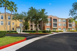 11750 SAINT ANDREWS Place 303, Wellington, FL 33414