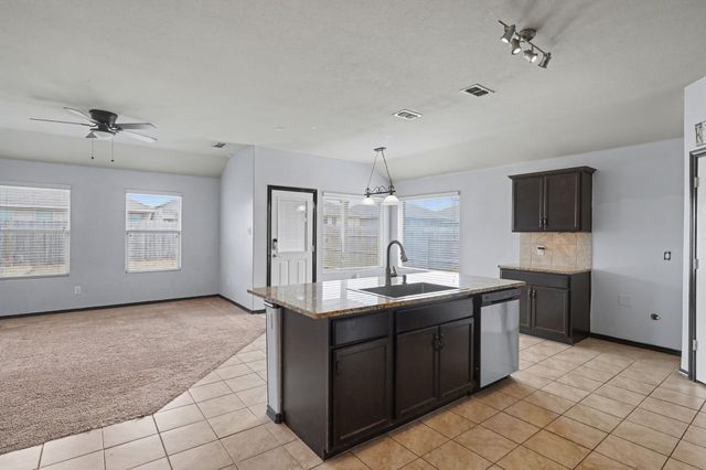 257 Meadowlands Drive, Ponder, TX 76259