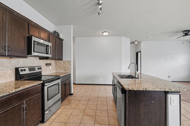 257 Meadowlands Drive, Ponder, TX 76259