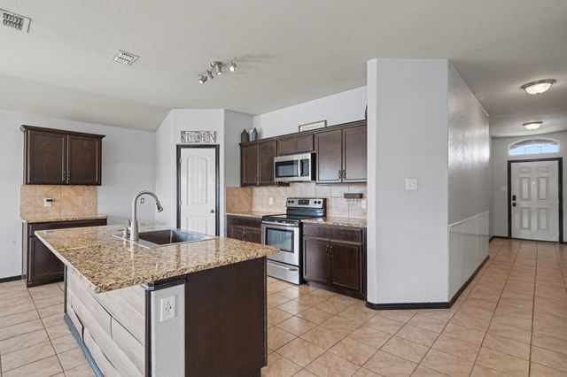 257 Meadowlands Drive, Ponder, TX 76259