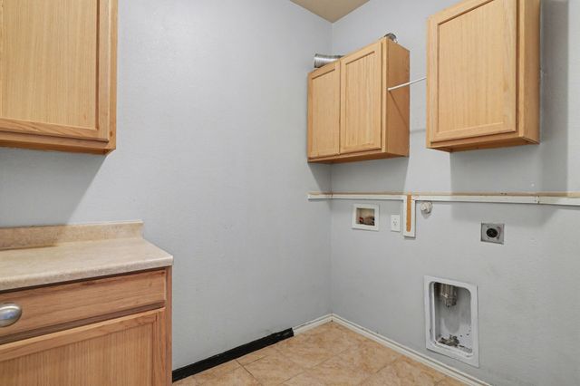 257 Meadowlands Drive, Ponder, TX 76259