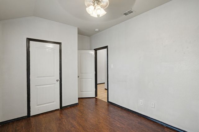 257 Meadowlands Drive, Ponder, TX 76259