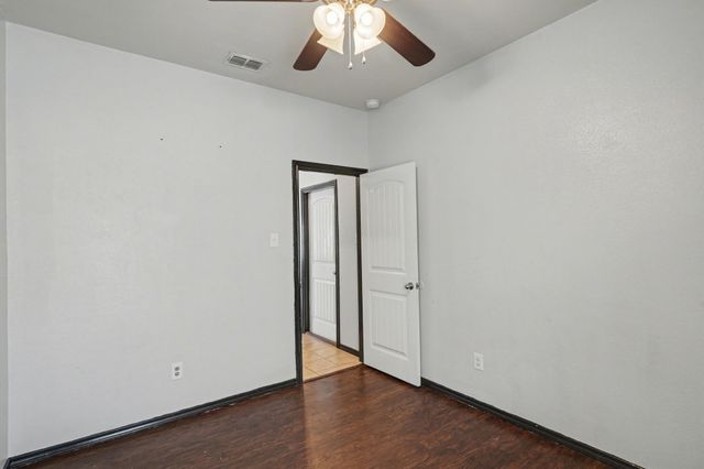 257 Meadowlands Drive, Ponder, TX 76259