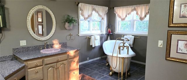 29 County Road 1522, Eureka Springs, AR 72632