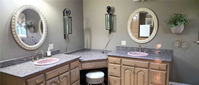 29 County Road 1522, Eureka Springs, AR 72632