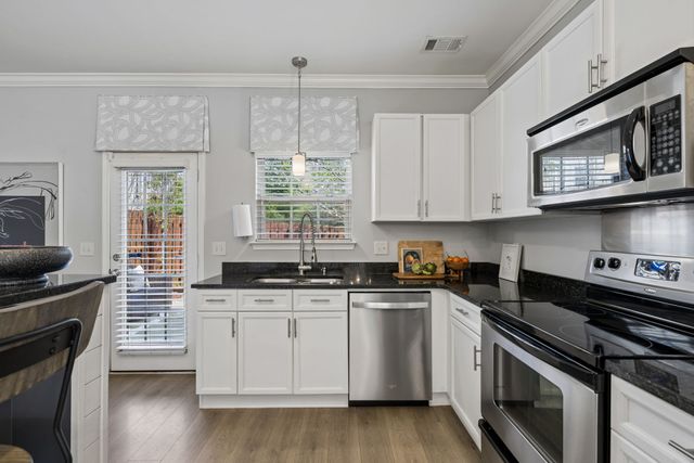 1040 Woodbury Falls Dr, Nashville, TN 37221