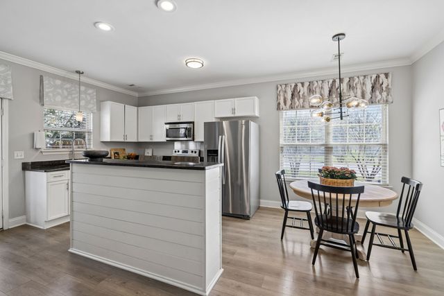 1040 Woodbury Falls Dr, Nashville, TN 37221
