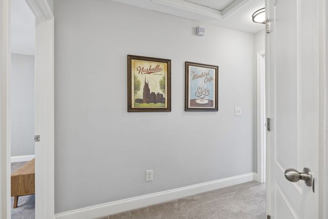 1040 Woodbury Falls Dr, Nashville, TN 37221
