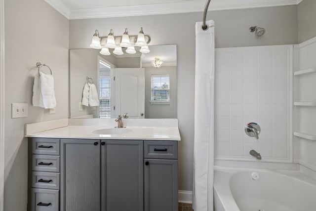 1040 Woodbury Falls Dr, Nashville, TN 37221