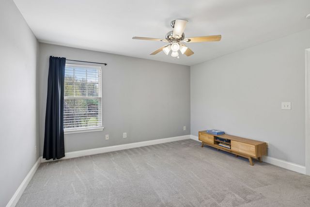 1040 Woodbury Falls Dr, Nashville, TN 37221