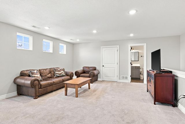1004 SHORE ACRES LOOP, Columbia, MO 65201