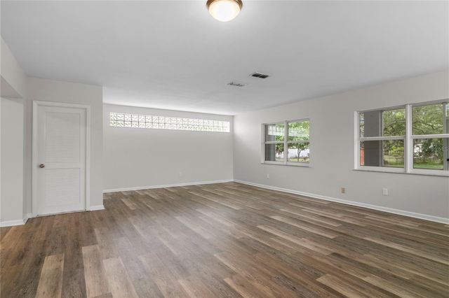 2910 W PRICE AVENUE, Tampa, FL 33611