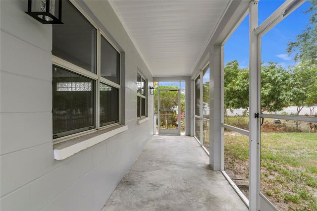 2910 W PRICE AVENUE, Tampa, FL 33611