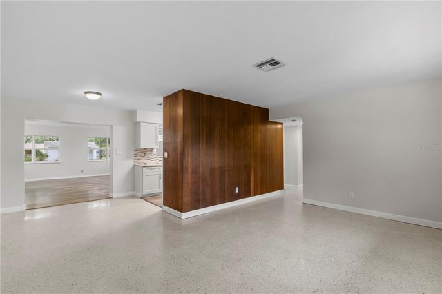 2910 W PRICE AVENUE, Tampa, FL 33611
